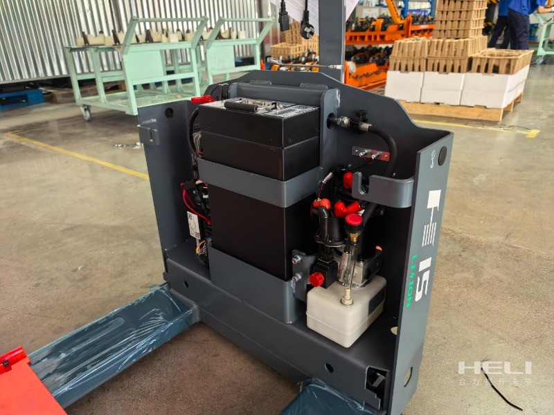 泵站試裝車現(xiàn)場(chǎng).jpg 泵站試裝車現(xiàn)場(chǎng).jpg